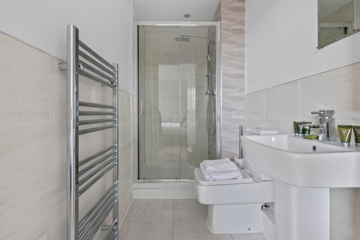Spacious 1 Bedroom Apartment In A Converted Mill ليدز المظهر الخارجي الصورة