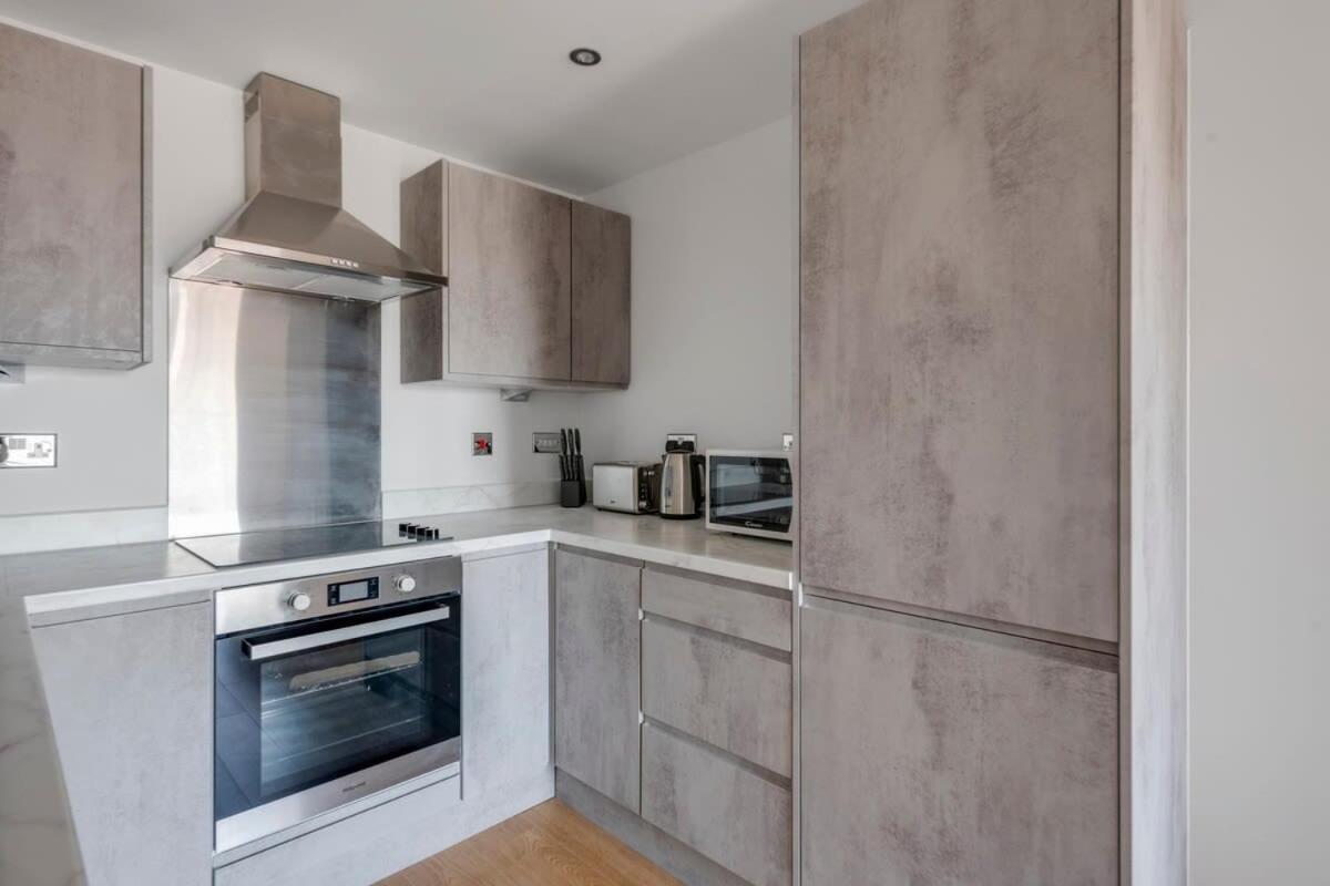 Spacious 1 Bedroom Apartment In A Converted Mill ليدز المظهر الخارجي الصورة