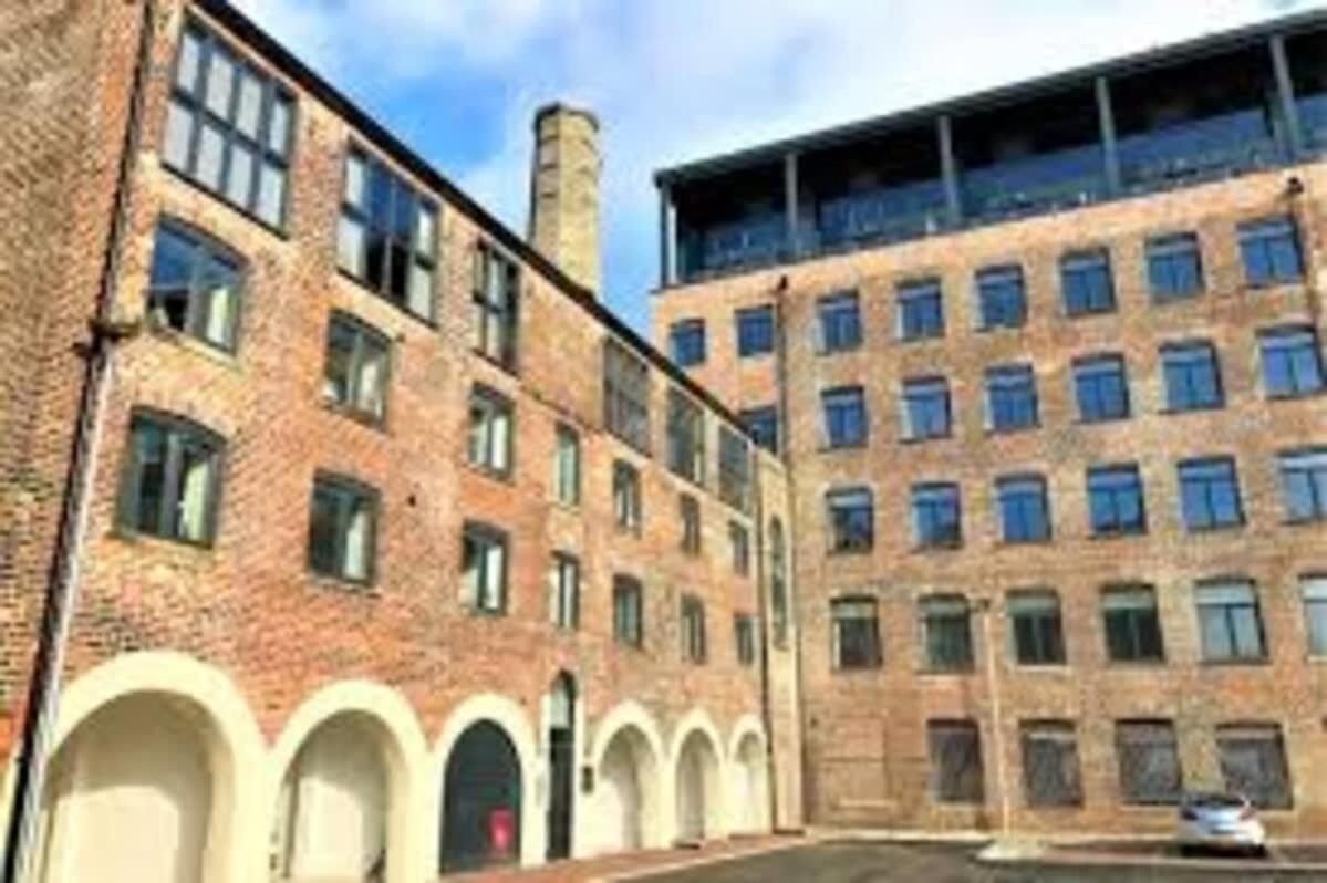 Spacious 1 Bedroom Apartment In A Converted Mill ليدز المظهر الخارجي الصورة